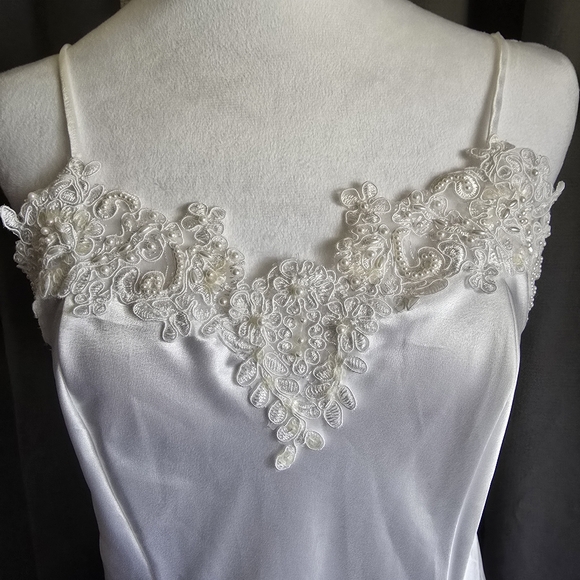 Vintage Intimo Amore Nightgown - Picture 5 of 8